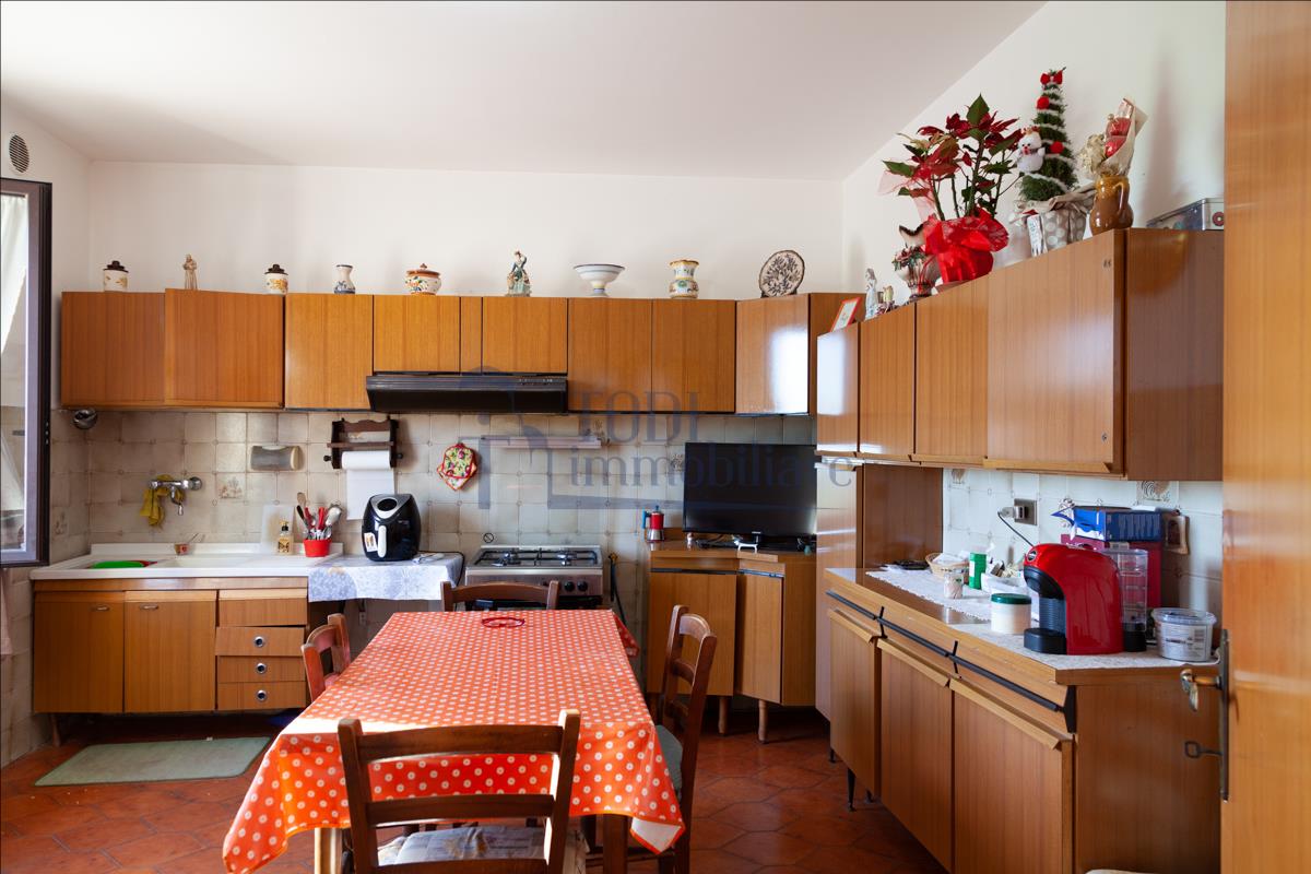 Porzione di Bifamiliare con terreno esclusivo. - Todi Immobiliare