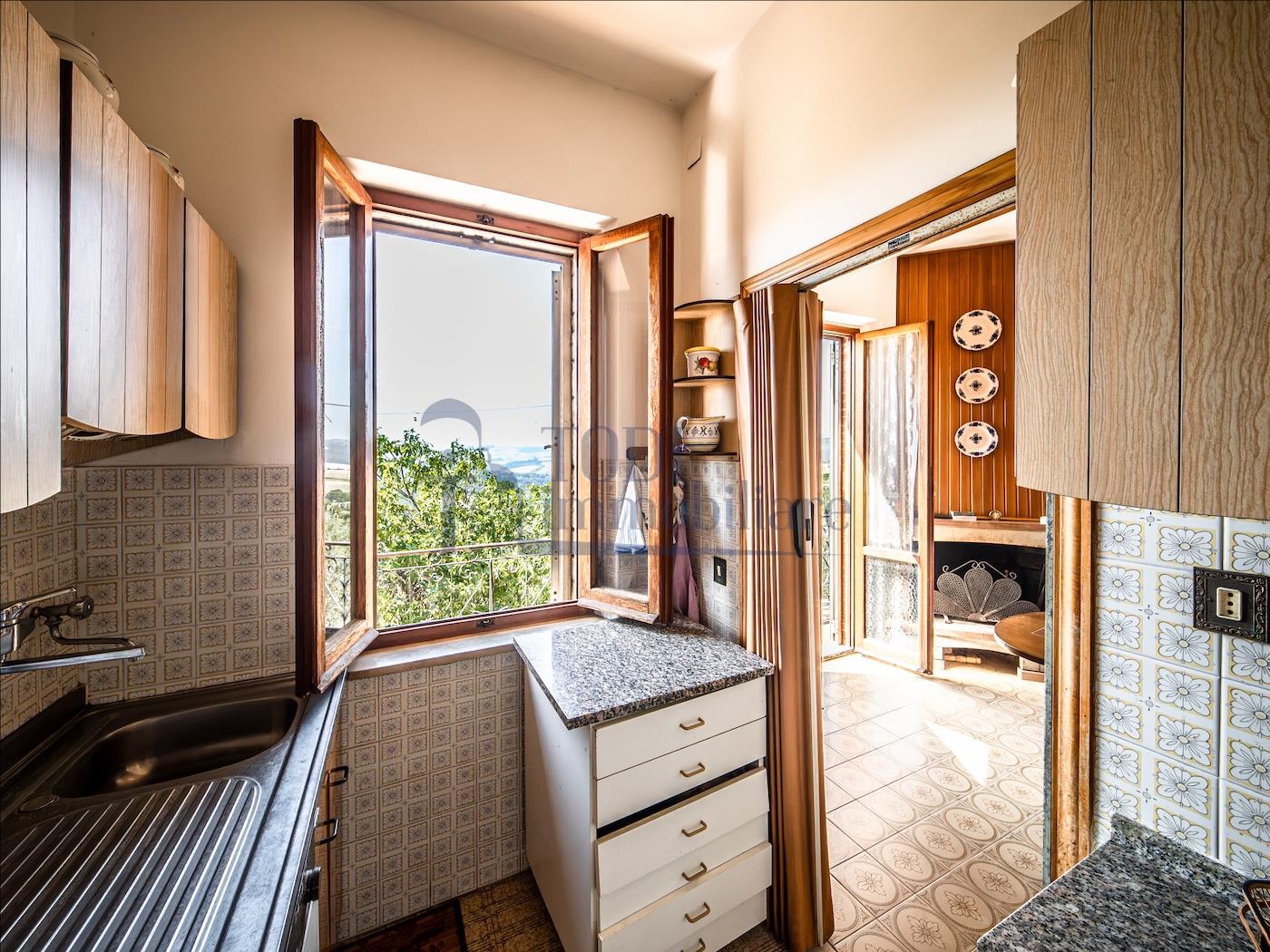 Villa singola con terreno privato, appartamento indipendente e dependance. - Todi Immobiliare