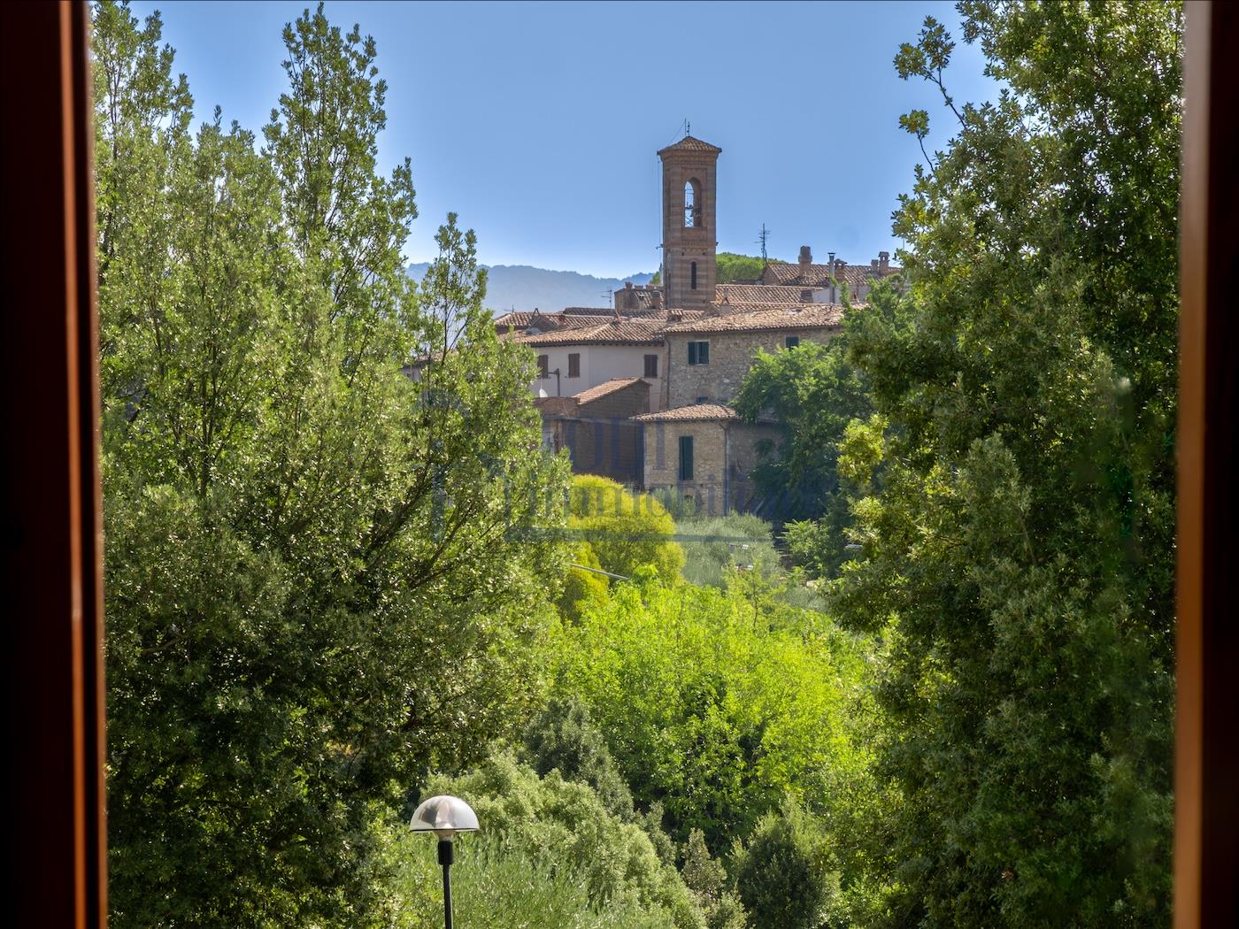 Villa singola con terreno privato, appartamento indipendente e dependance. - Todi Immobiliare