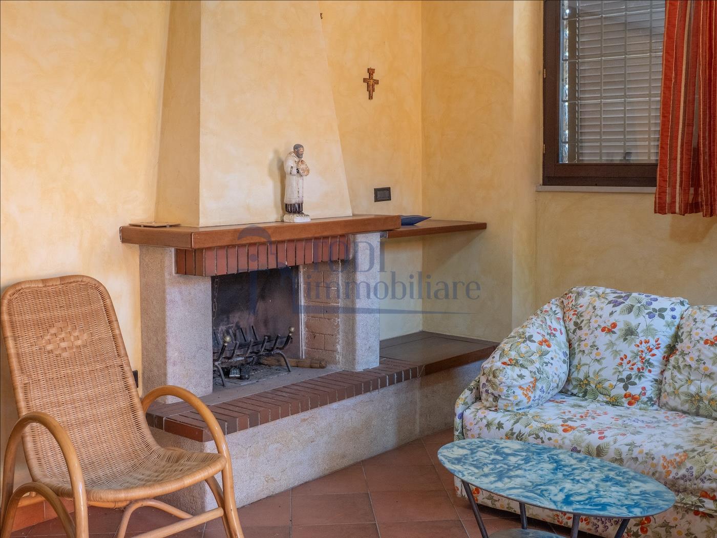 Villa singola con terreno privato, appartamento indipendente e dependance. - Todi Immobiliare