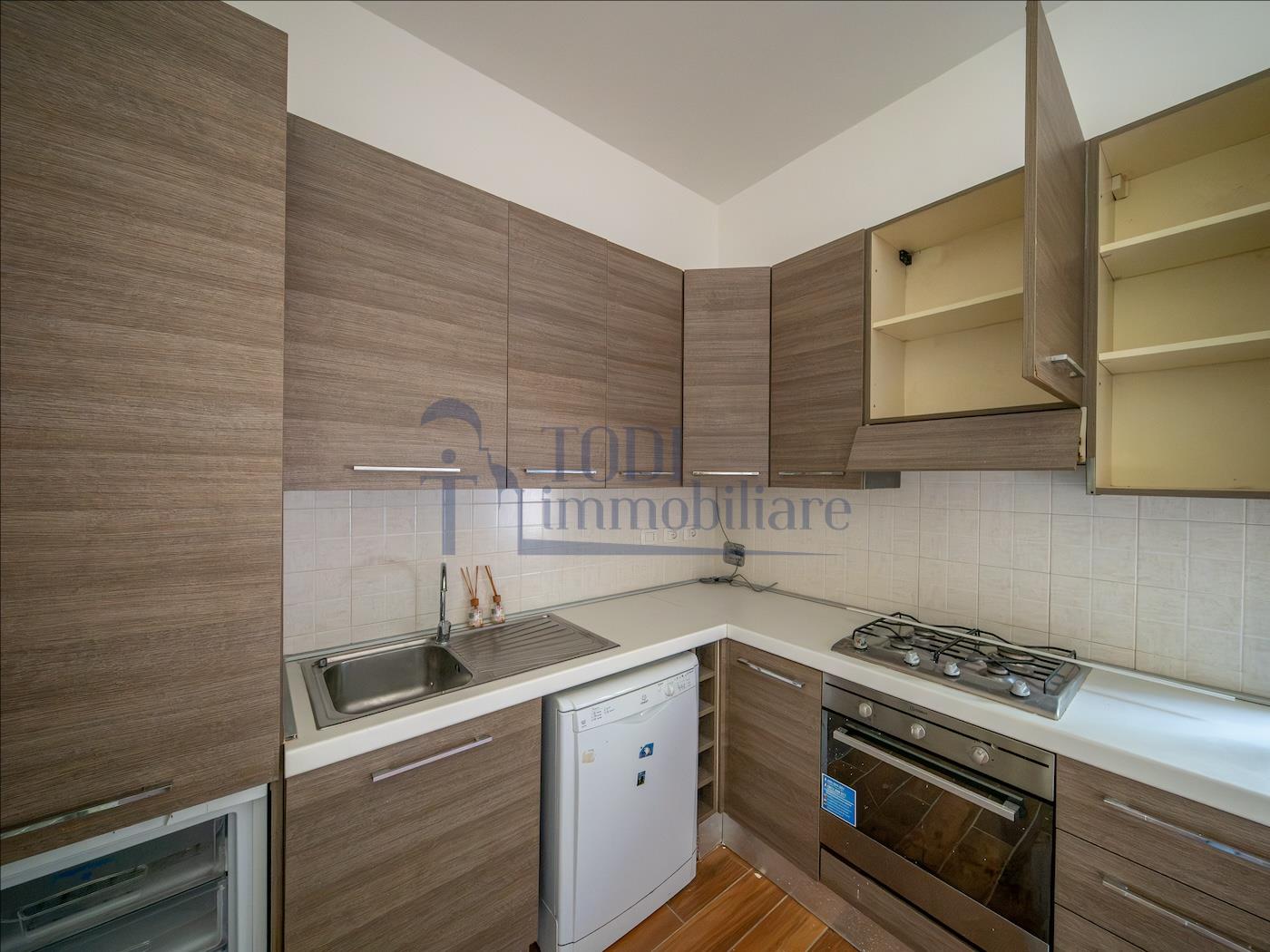 Villa singola con terreno privato, appartamento indipendente e dependance. - Todi Immobiliare