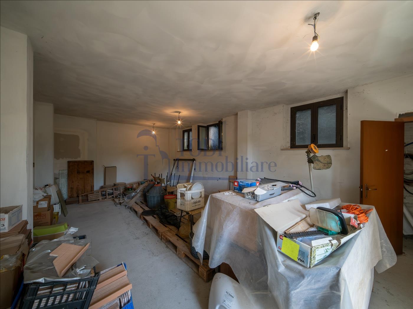 Villa singola con terreno privato, appartamento indipendente e dependance. - Todi Immobiliare