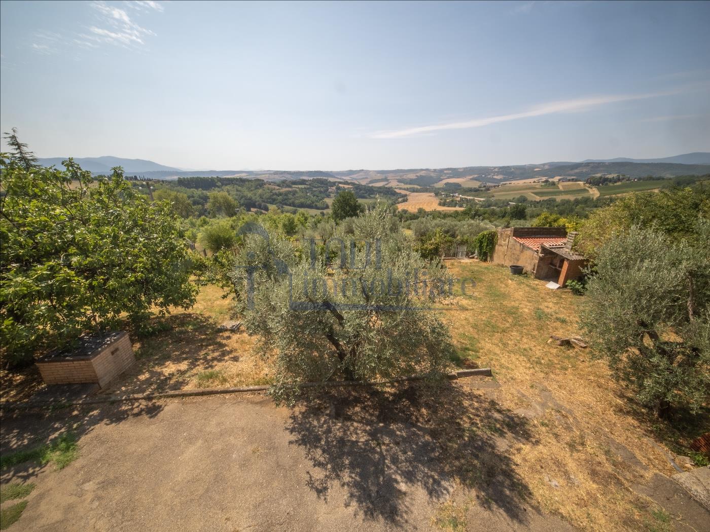 Villa singola con terreno privato, appartamento indipendente e dependance. - Todi Immobiliare