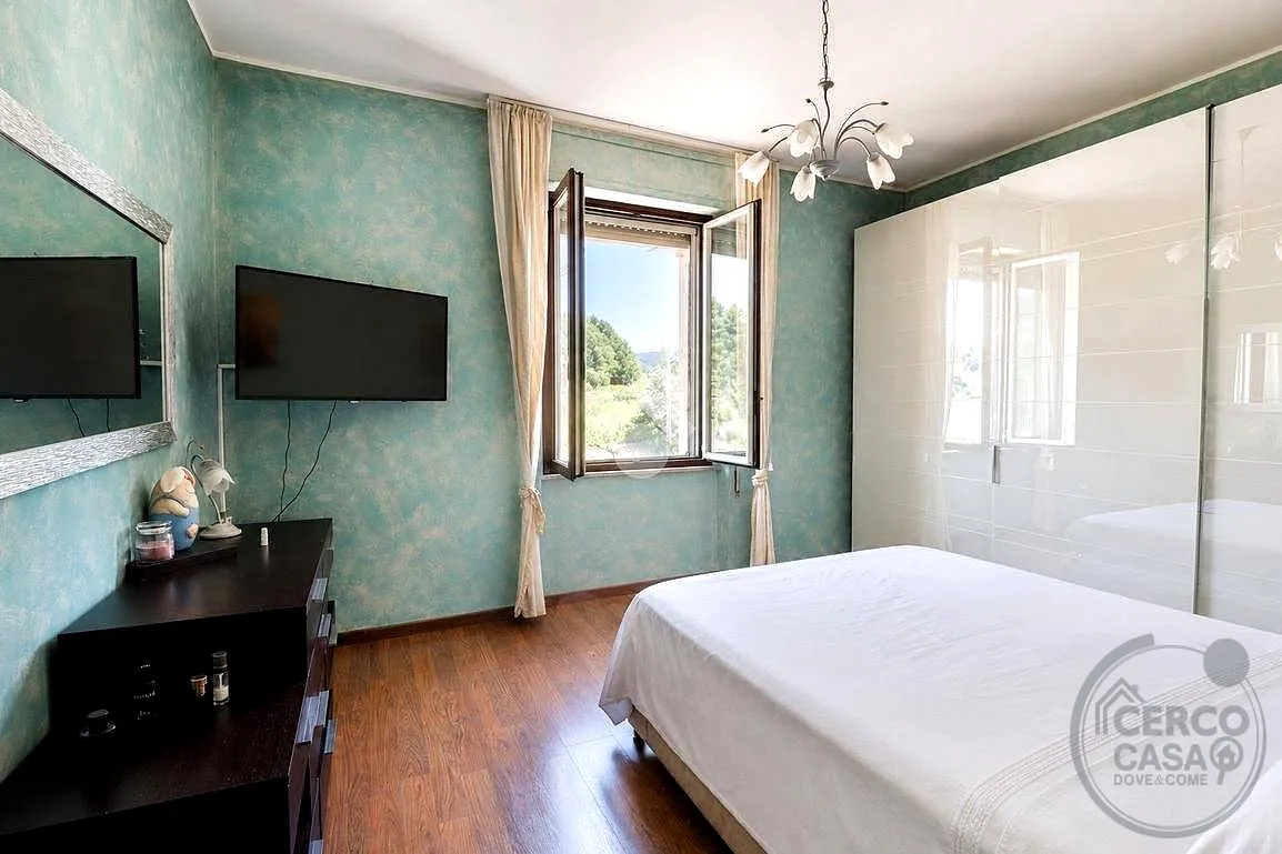 TRILOCALE CON GARAGE E CANTINA IN VIA CERVARA TERNI a Terni