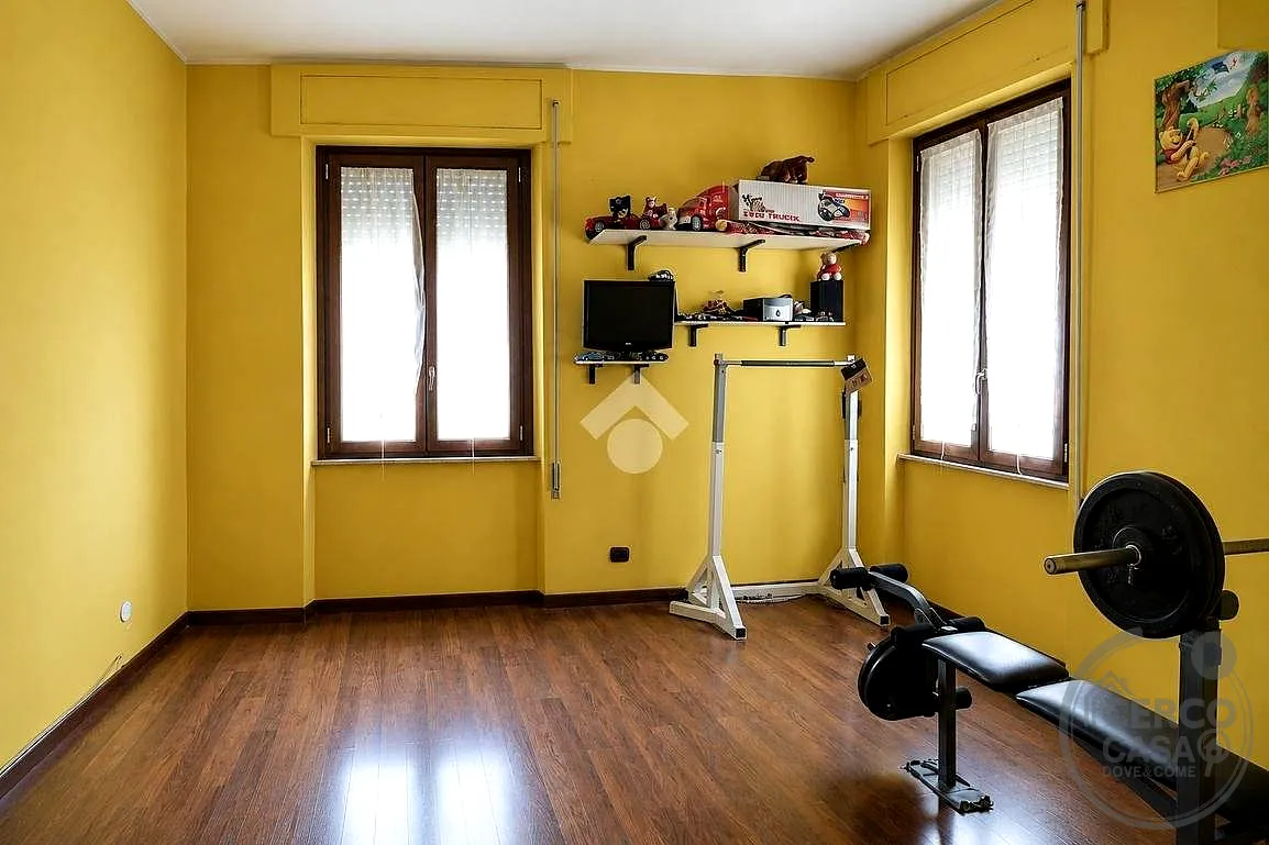 TRILOCALE CON GARAGE E CANTINA IN VIA CERVARA TERNI a Terni