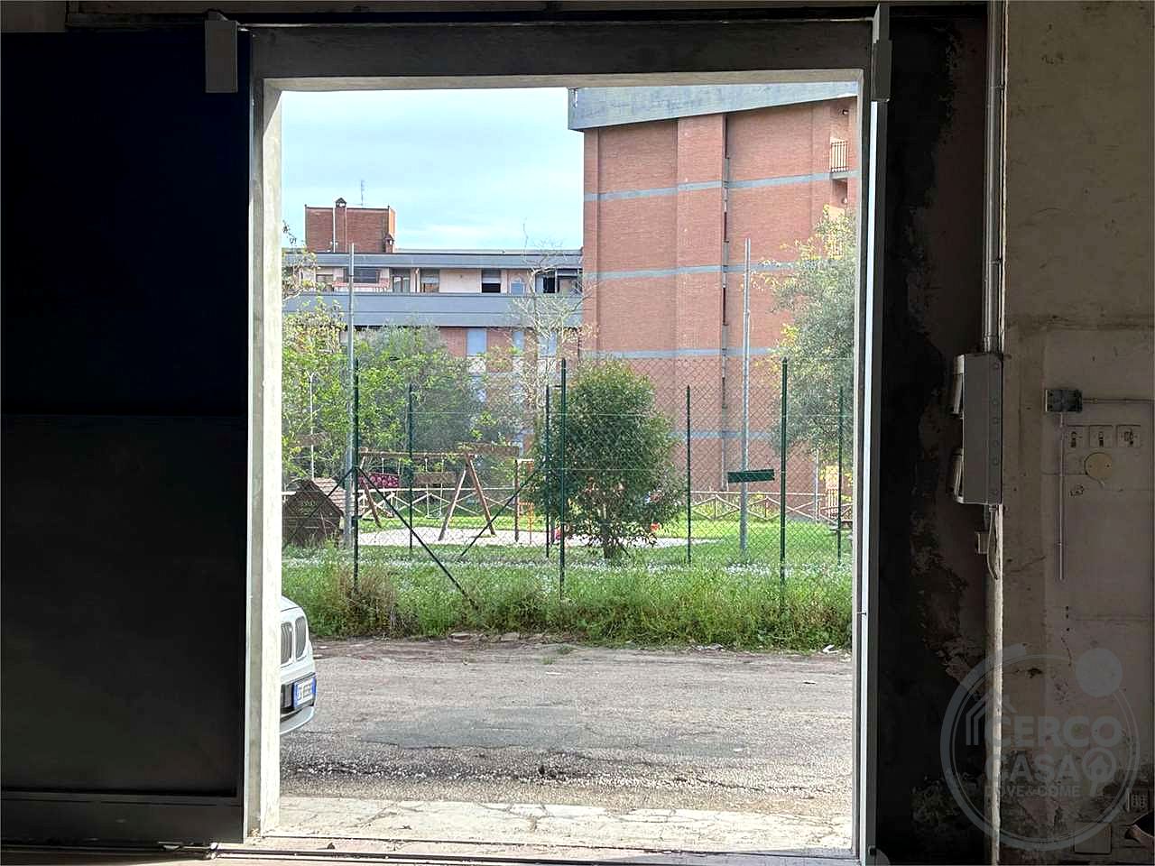 PERUGIA - Elce affittiamo laboratorio 180 mq