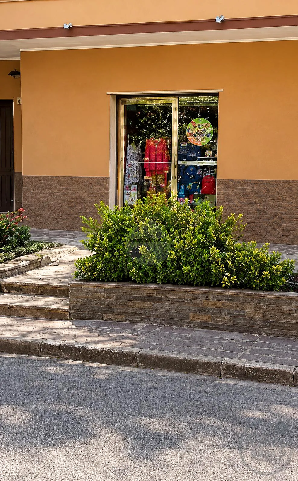 NEGOZIO IN AFFITTO PERUGIA VIA EUGUBINA a Perugia - foto di copertina