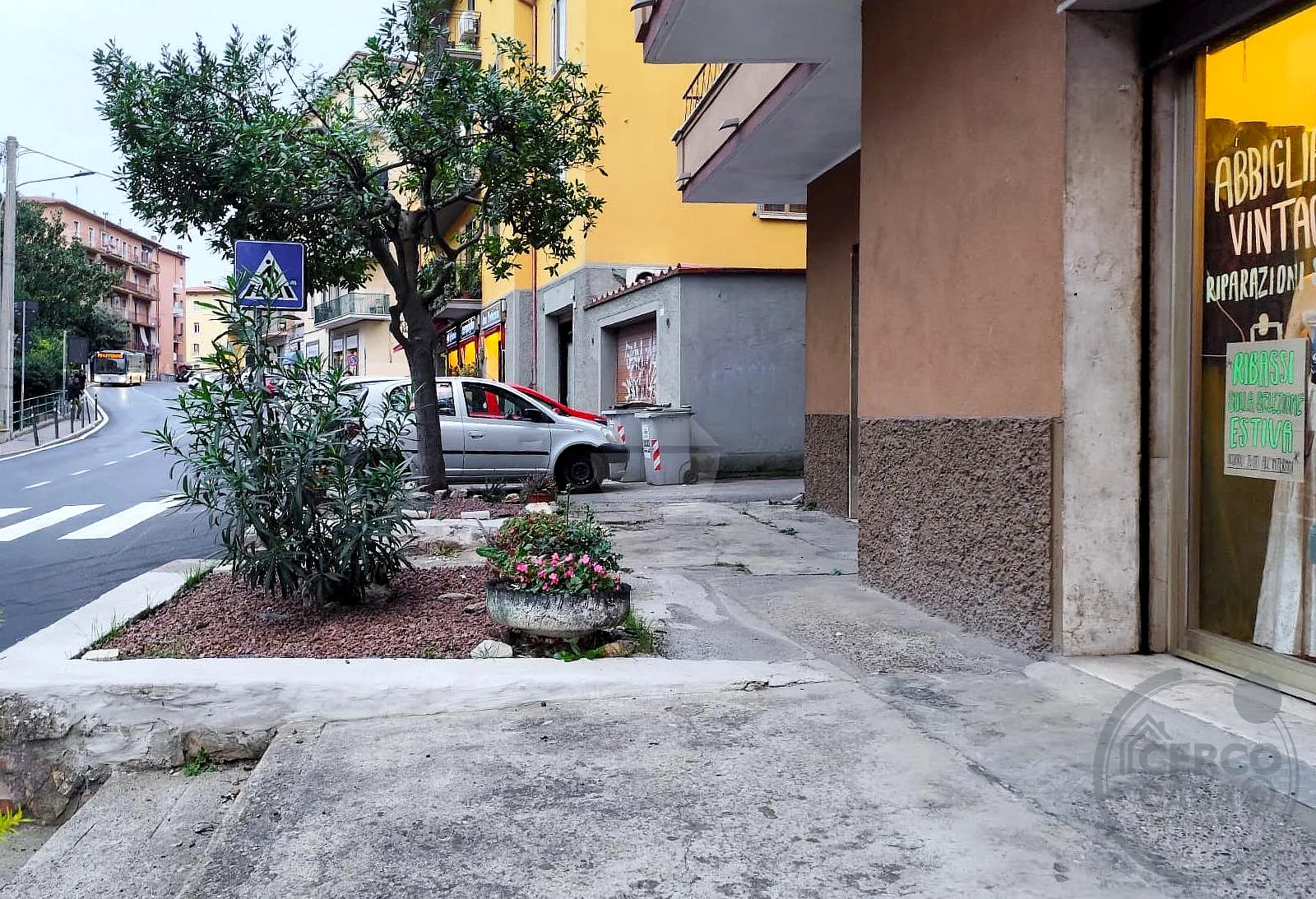 NEGOZIO IN AFFITTO PERUGIA VIA EUGUBINA a Perugia