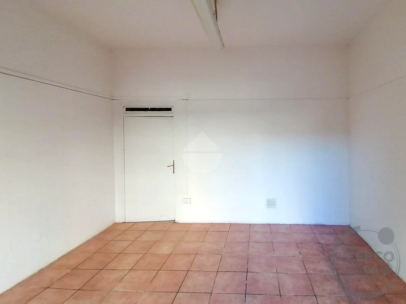 NEGOZIO IN AFFITTO PERUGIA VIA EUGUBINA a Perugia