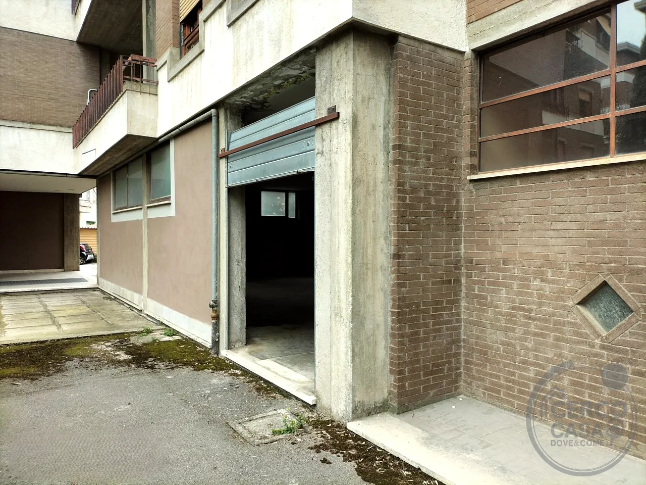 MAGAZZINO IN VENDITA A BORGO BOVIO, TERNI a Terni