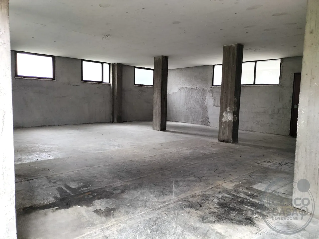MAGAZZINO IN VENDITA A BORGO BOVIO, TERNI a Terni
