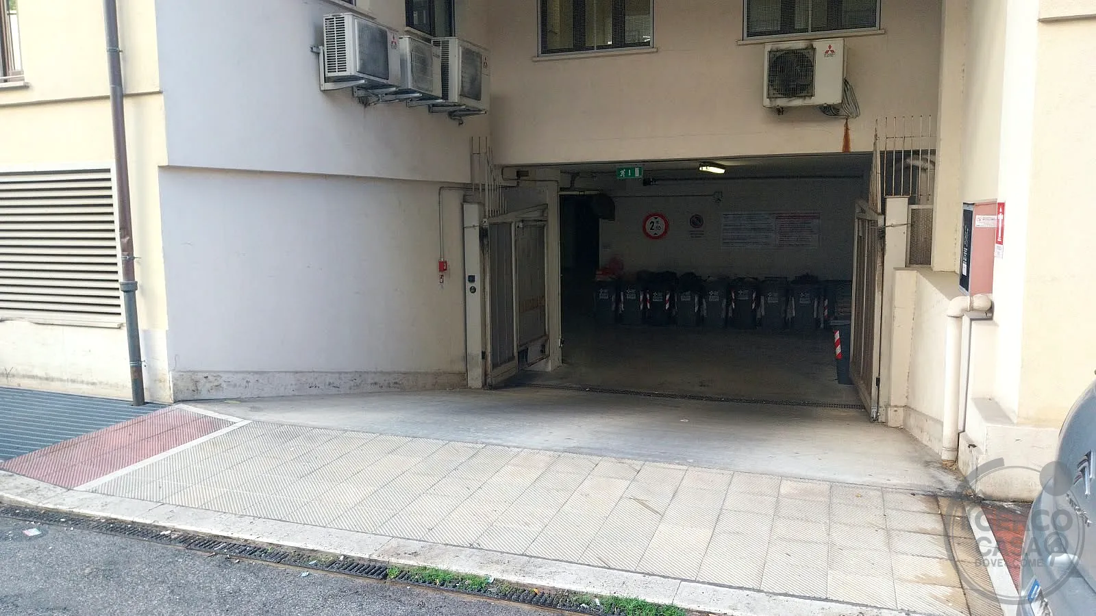 AFFITTASI GARAGE IN VIA GIANDOMENICO ROMAGNOSI – TERNI a Terni
