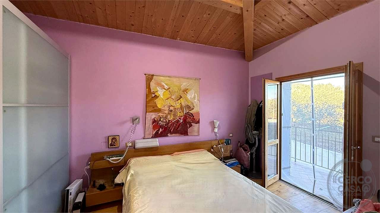 TERNI - VILLA DI RECENTE COSTRUZIONE CON GIARDINO ESCLUSIVO