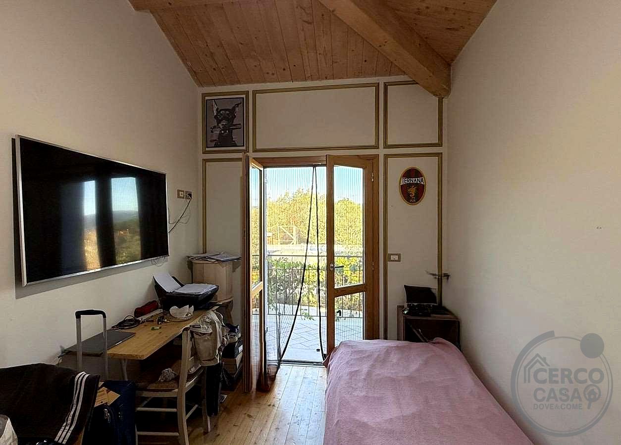 TERNI - VILLA DI RECENTE COSTRUZIONE CON GIARDINO ESCLUSIVO