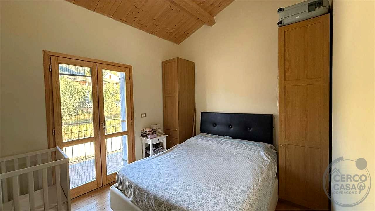 TERNI - VILLA DI RECENTE COSTRUZIONE CON GIARDINO ESCLUSIVO