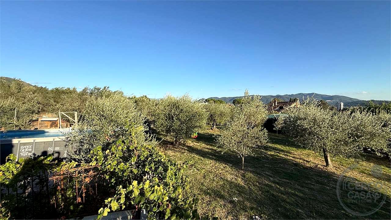TERNI - VILLA DI RECENTE COSTRUZIONE CON GIARDINO ESCLUSIVO