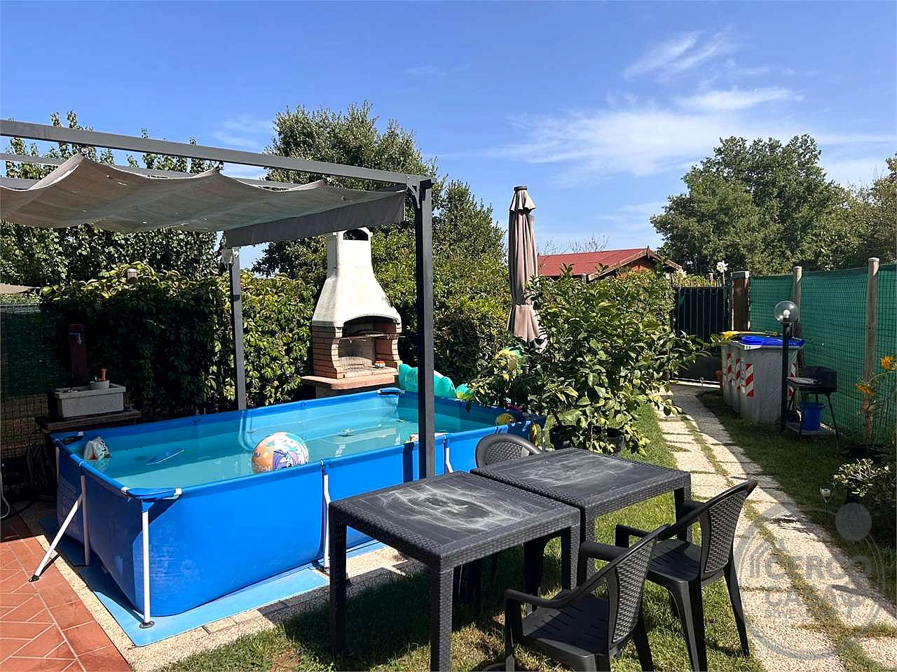 Capanne: Porzione di casale 80 mq ingresso indipendente e giardino privato