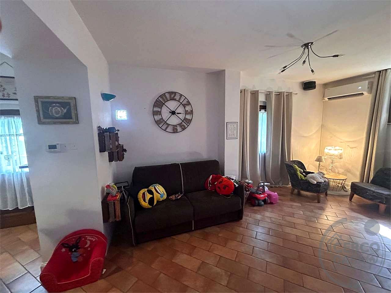 Capanne: Porzione di casale 80 mq ingresso indipendente e giardino privato