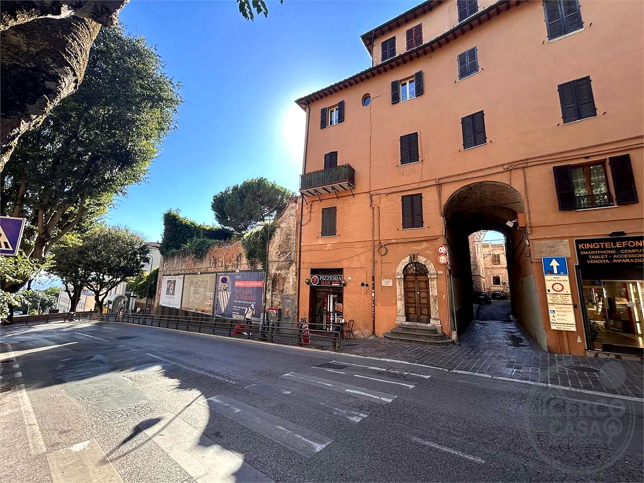 🍕 PERUGIA CENTRO (Via Masi) – Cedesi Avviata Attività Bar/Pizzeria