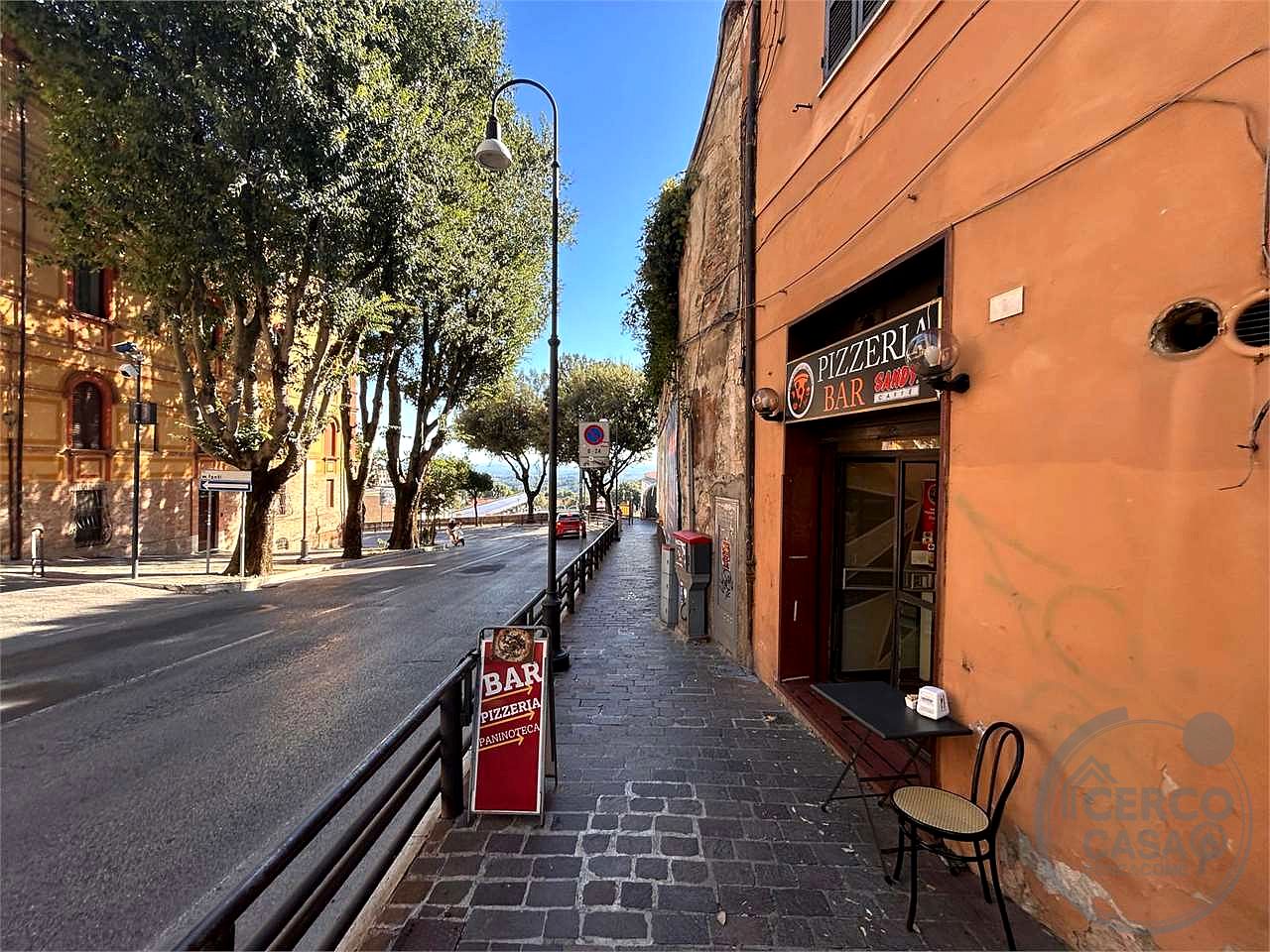 🍕 PERUGIA CENTRO (Via Masi) – Cedesi Avviata Attività Bar/Pizzeria