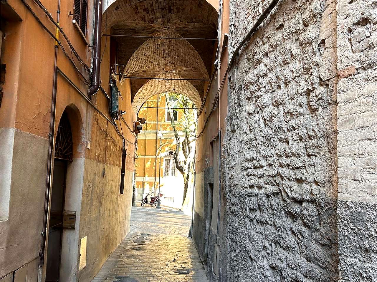 🍕 PERUGIA CENTRO (Via Masi) – Cedesi Avviata Attività Bar/Pizzeria