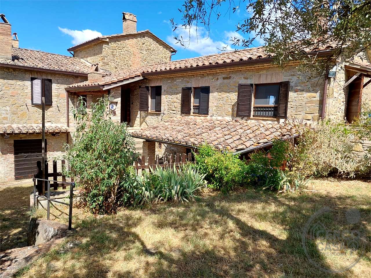 Casale in pietra ristrutturato