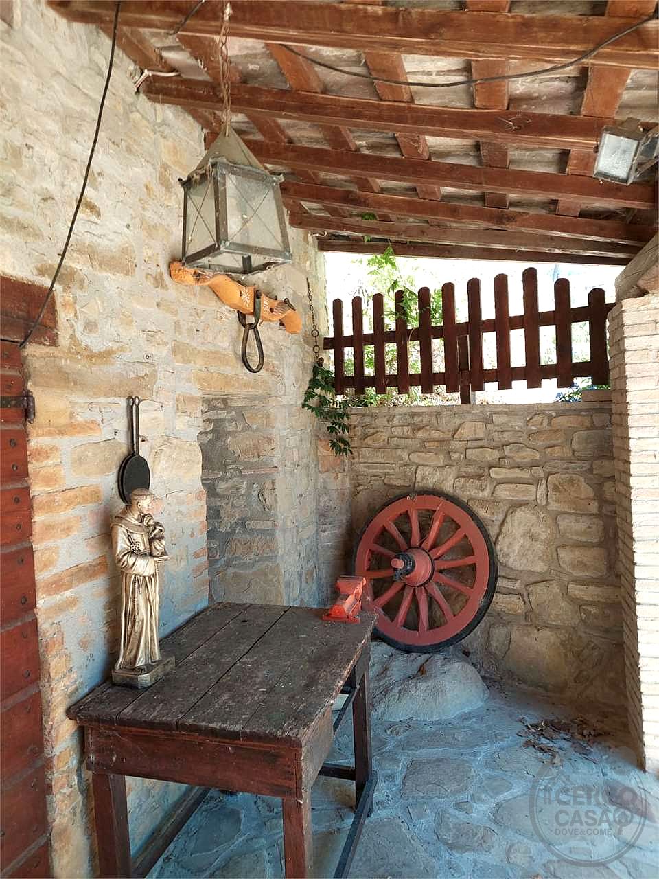 Casale in pietra ristrutturato