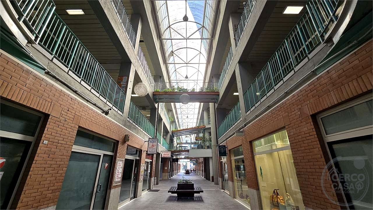 Vendesi attività commerciale OTTICA Perugia