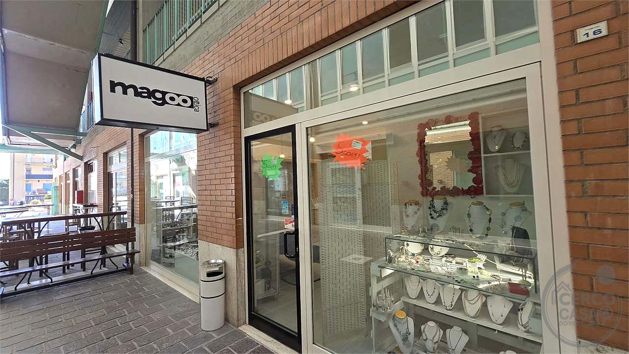 Vendesi attività commerciale OTTICA Perugia