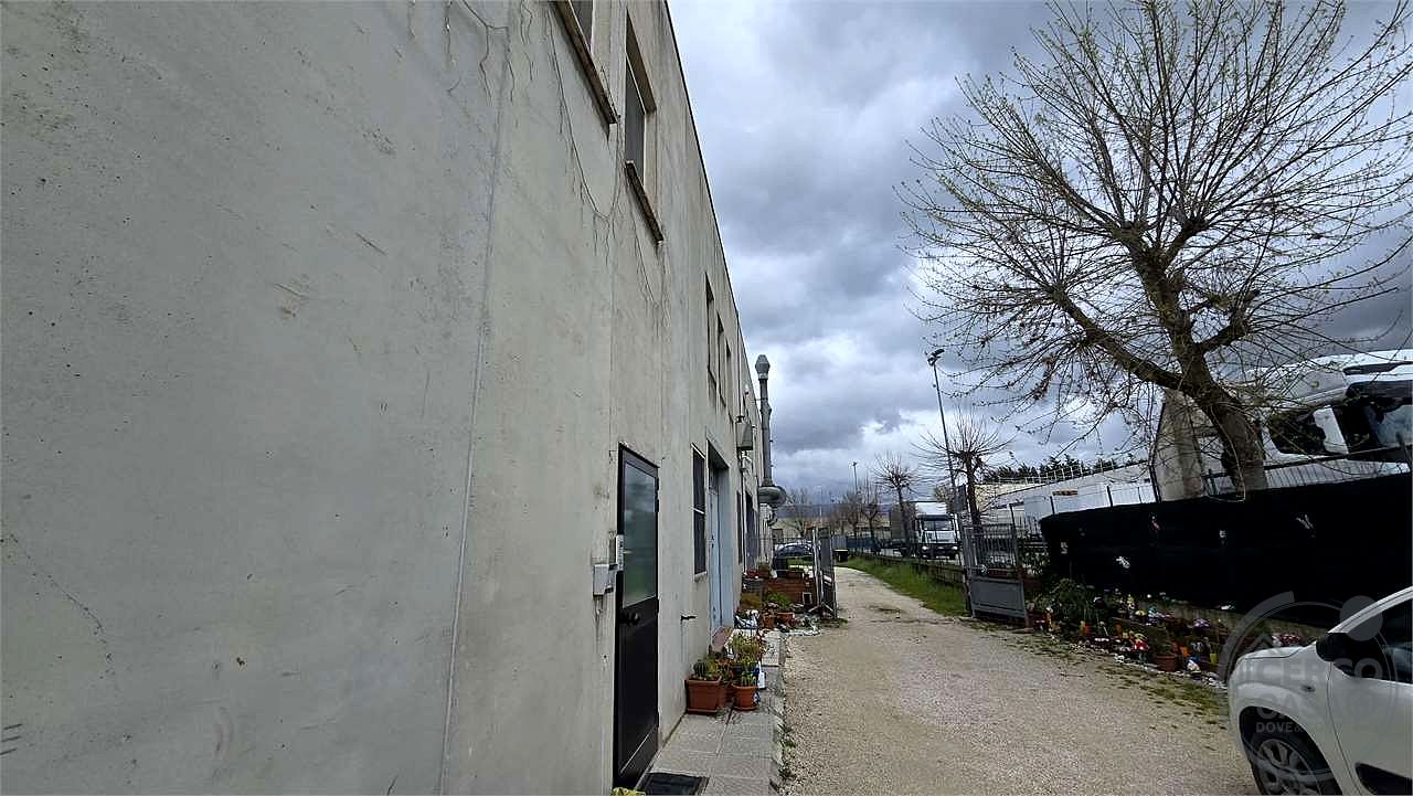 Capannone in vendita Taverne di Corciano