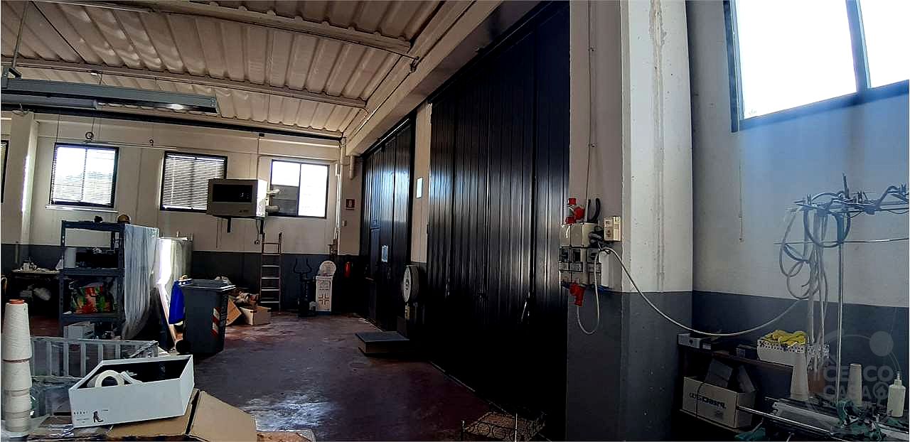 Capannone MQ.730, Ampia corte interna recintata