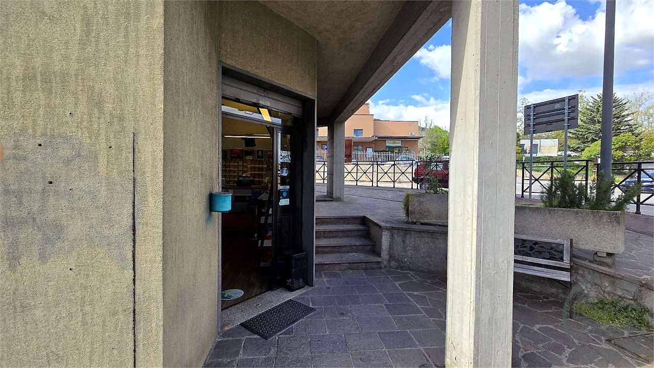Cedesi/Vendesi Tabaccheria Ellera Corciano.