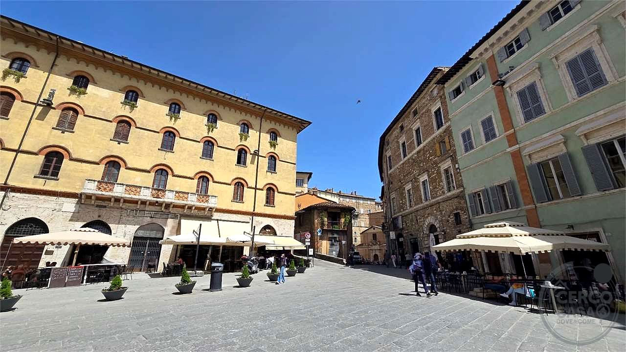 🚬 TABACCHERIA IN VENDITA – CENTRO STORICO DI PERUGIA