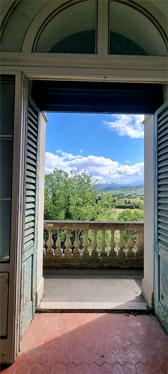 ITALIA – UMBRIA VILLA STORICA CON PARCO DI 43 ha