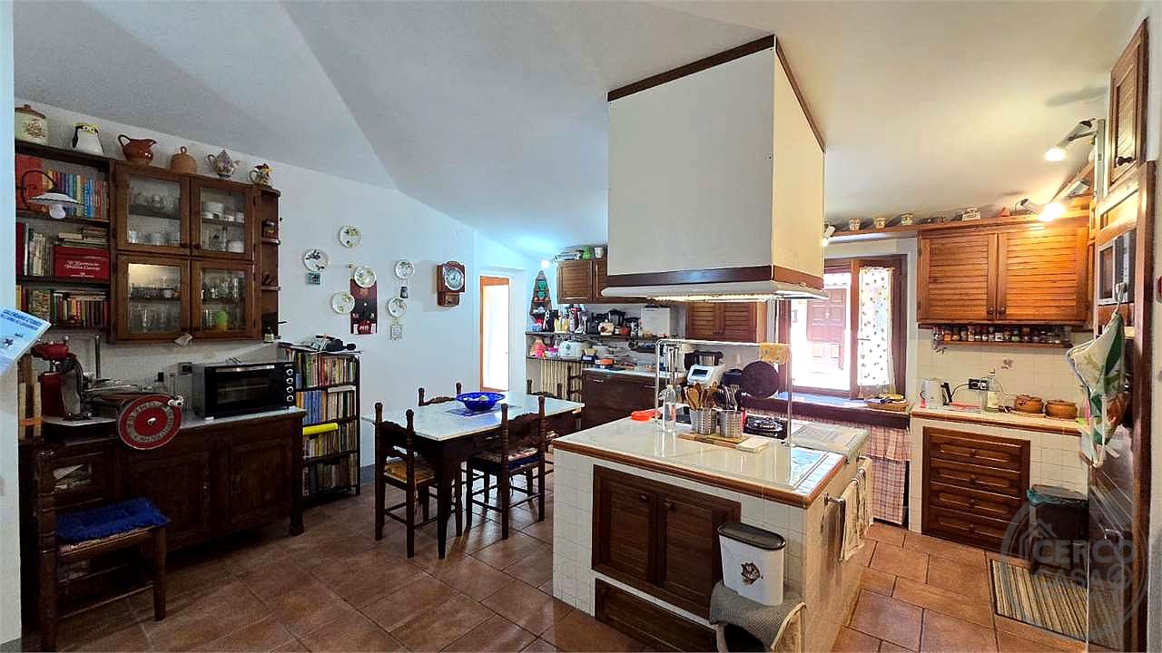Casolare ristrutturato in vendita Solomeo Corciano