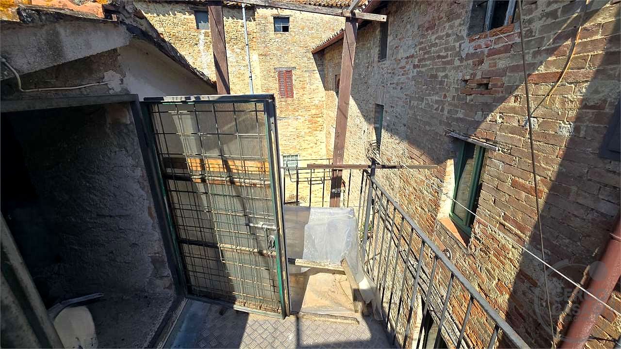 Cielo-terra centro storico Collepepe Pg