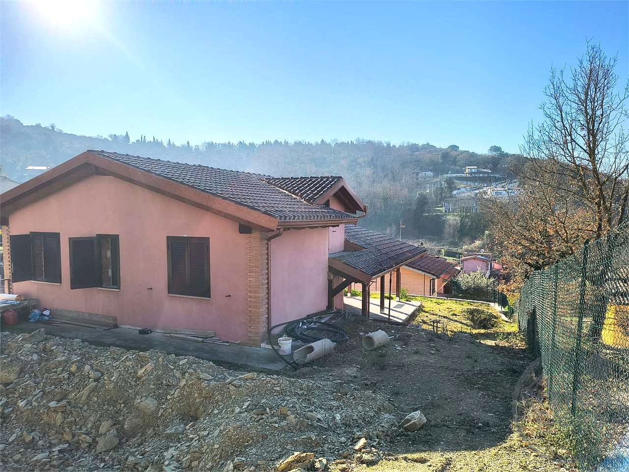 Villa a Magione (Perugia) località Sole Pineta