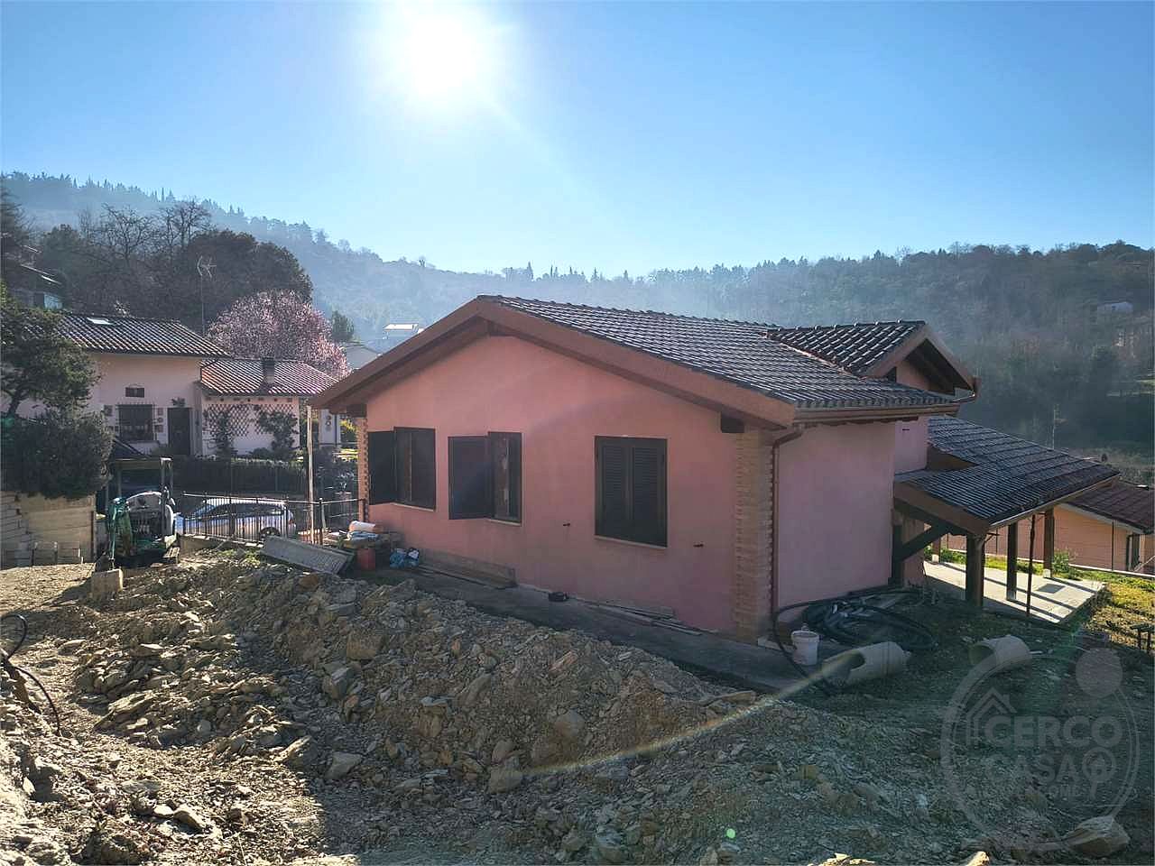 Villa a Magione (Perugia) località Sole Pineta