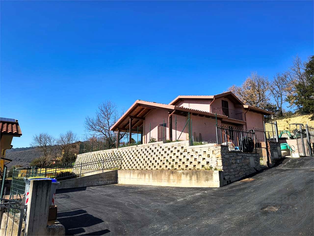 Villa a Magione (Perugia) località Sole Pineta