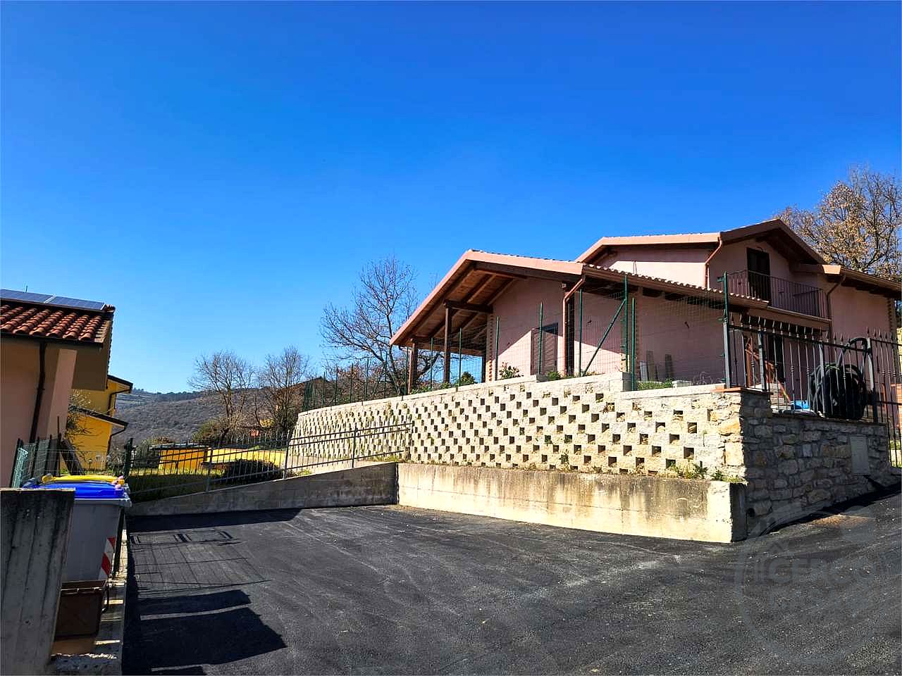 Villa a Magione (Perugia) località Sole Pineta