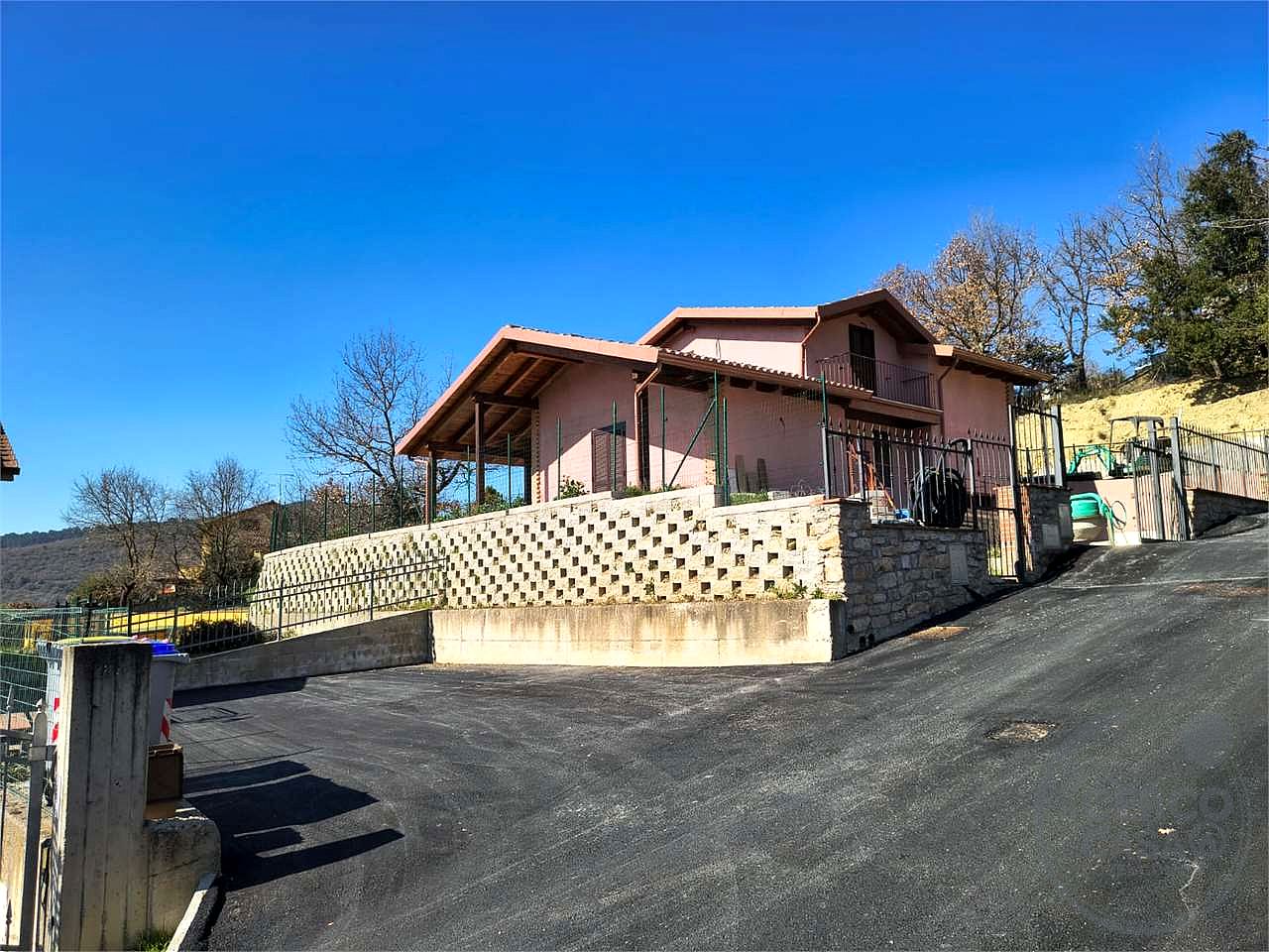 Villa a Magione (Perugia) località Sole Pineta