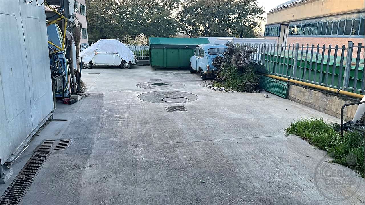 Carrozzeria in vendita