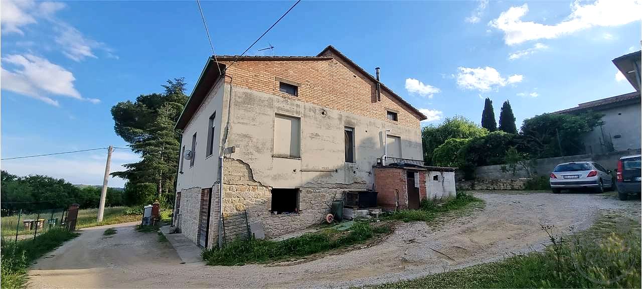 Casa indipendente con giardino Castiglione d.valle