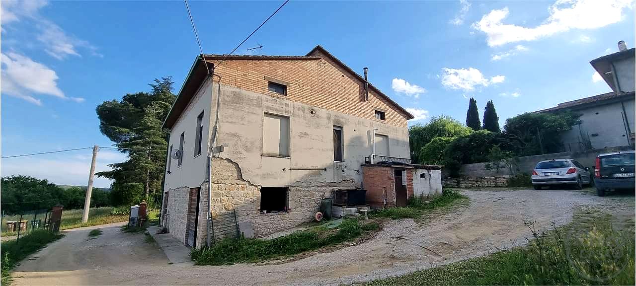 Casa indipendente con giardino Castiglione d.valle