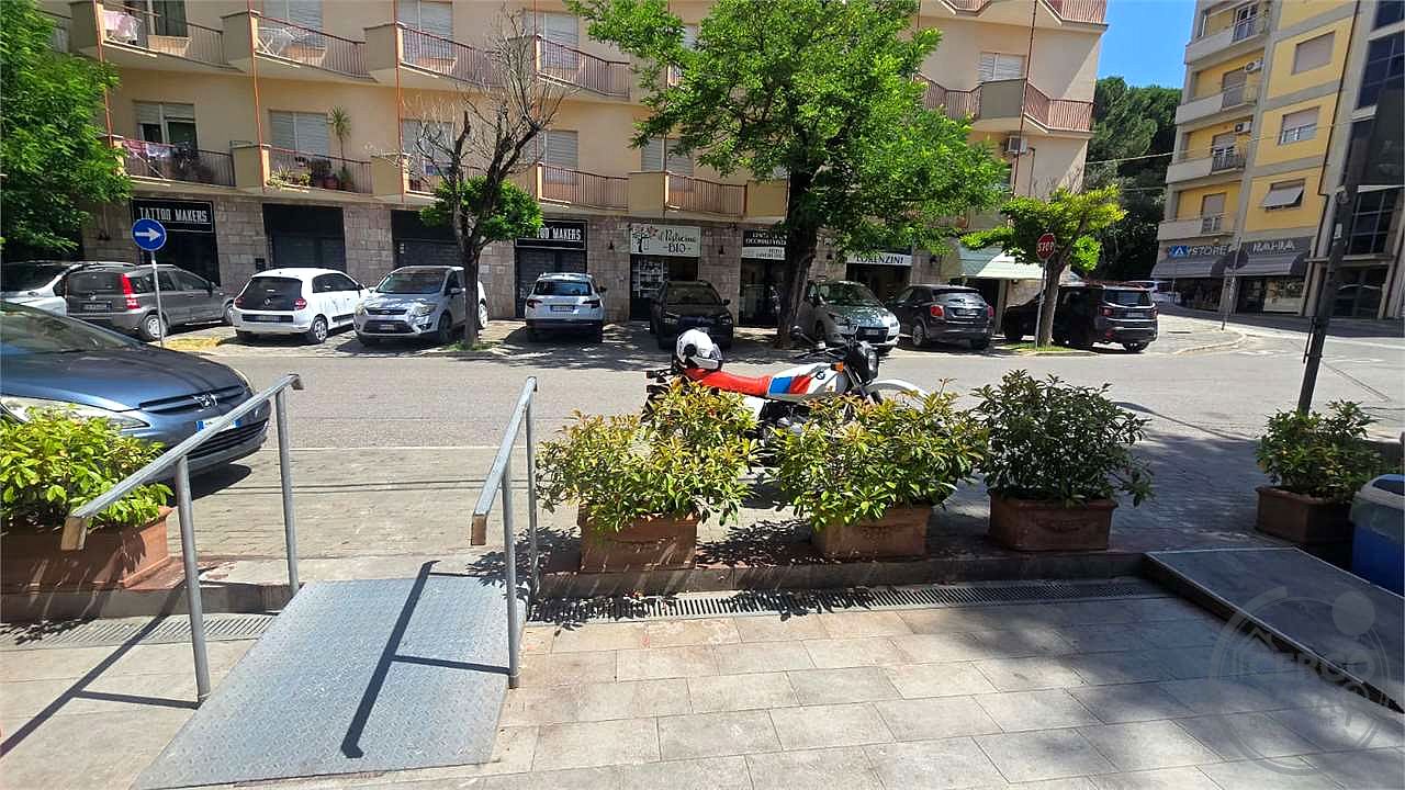 Vendesi pizzeria al taglio. Ottima zona