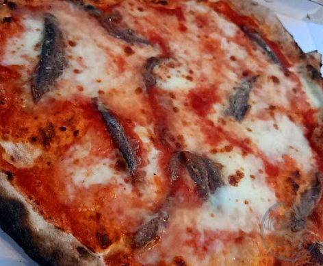 Vendesi Immobile è attività commerciale zona centrale vista Lago