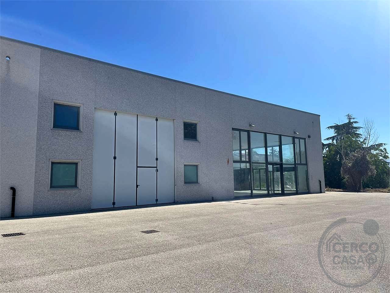 Affittasi porzione di Capannone - Perugia