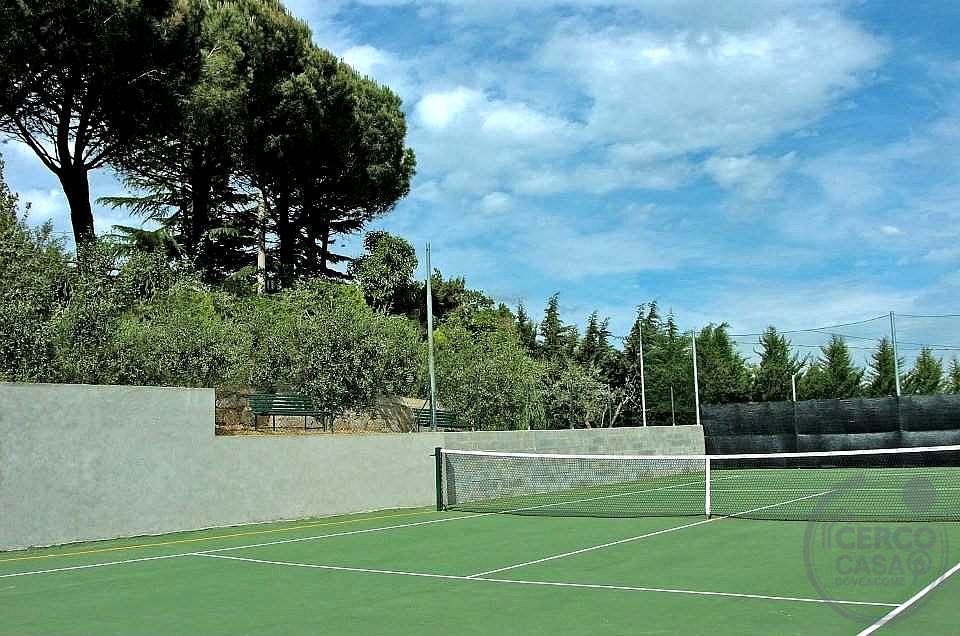 In vendita a Magione (Umbria) agriturismo composto da tre unità immobiliari.