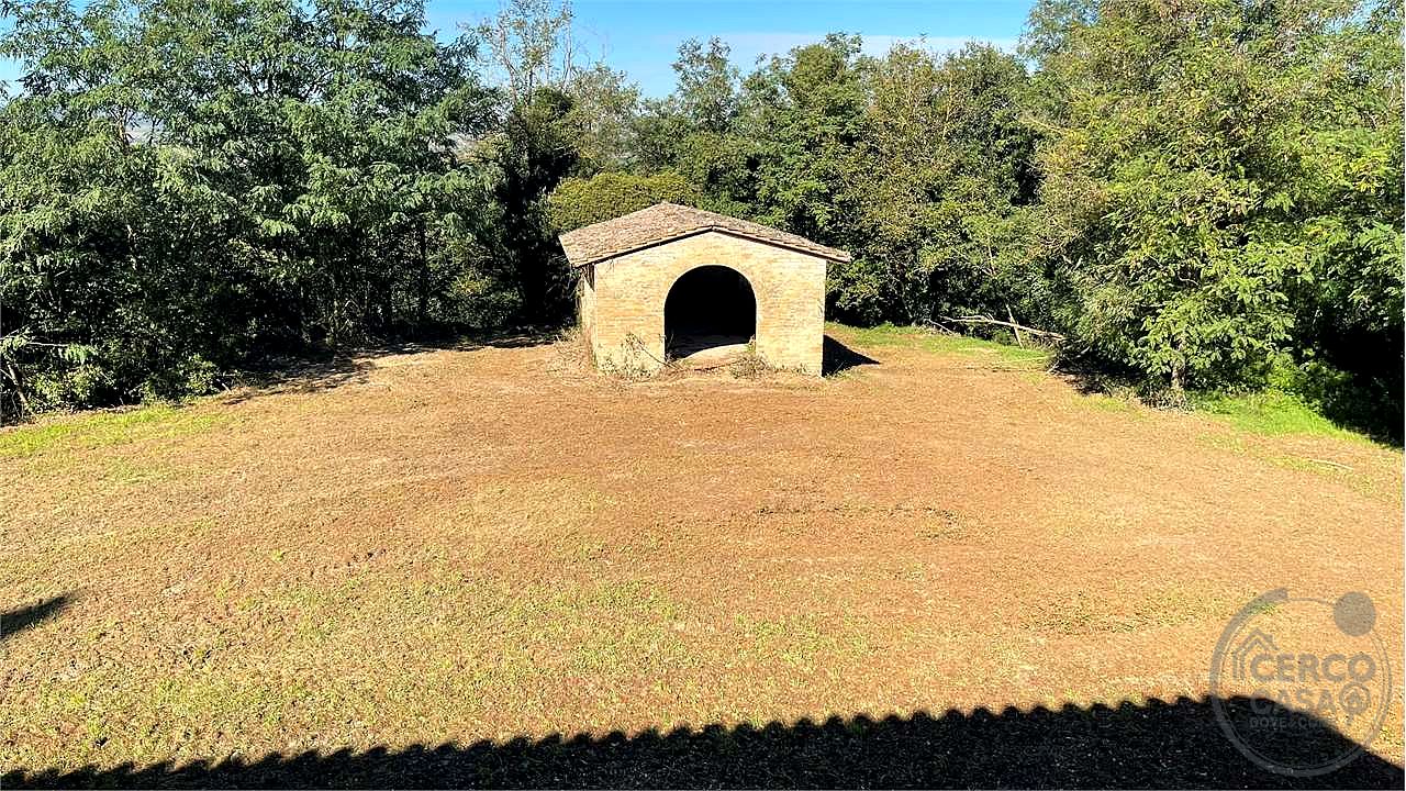 Casale con ampio terreno