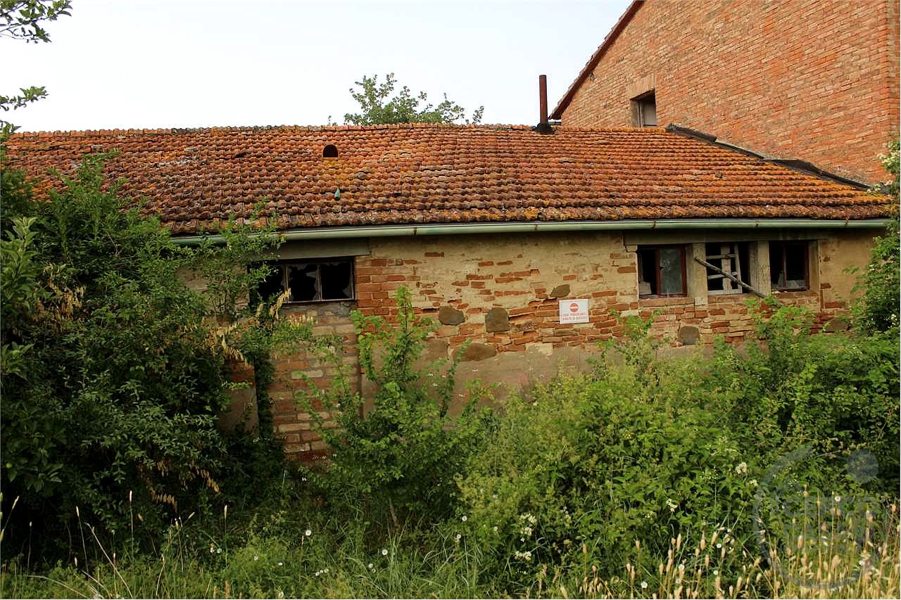 Rustico da ristrutturare